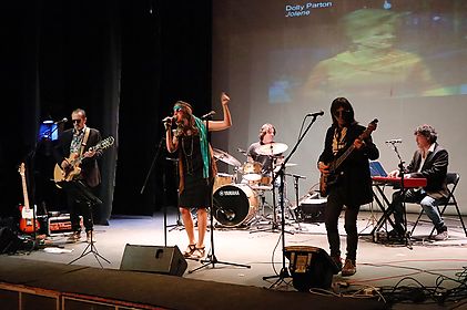DONES DEL ROCK, LES