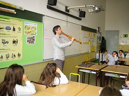 &quot;SOLISTES A L'AULA&quot; PER A LES ESCOLES D'INFANTIL I PRIMÀRIA