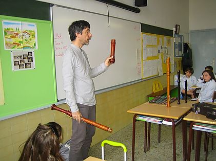 &quot;SOLISTES A L'AULA&quot; PER A LES ESCOLES D'INFANTIL I PRIMÀRIA